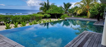 Propriété d’Exception à Moorea : Villa de Prestige et Deux Maisons en Bord de Lagon