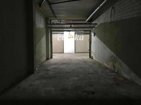 Garage en vente á Roses, avec 37m2 et fermé.