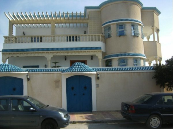 Location l'année jolie villa piscine Hergla Sousse Tunisie