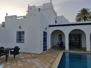 Location villa 3 suites piscine proche mer zone touristique midoun Medenine
