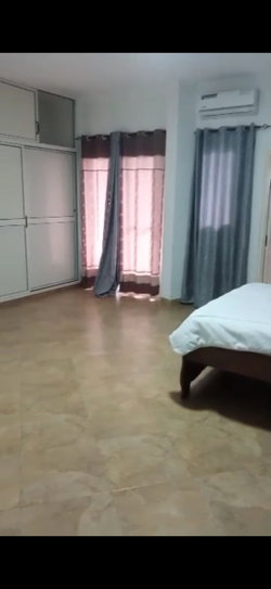 Chambre avec salle de bain