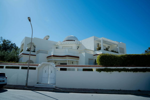 Villa moderne avec piscine