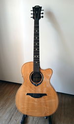 Guitare LAG