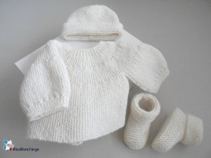 Brassière bb vintage bonnet chaussons tricot Abeilhan Hérault