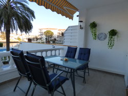 terrasse vue jardin et piscine communautaire