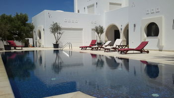 Terrase et piscine