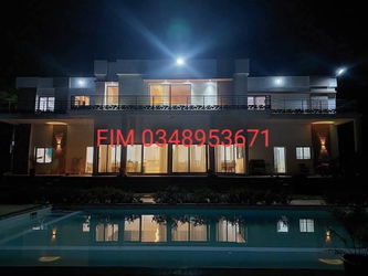 VILLAS/espace avec 2 piscines T6 à AMBATOMIRAHAVAVY