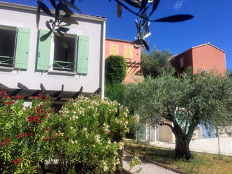 Extérieur maison (volets verts)