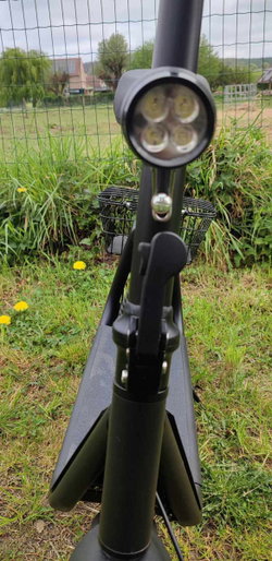 trottinette électrique avec panier