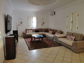 Location villa 3 suites piscine proche mer zone touristique midoun Medenine