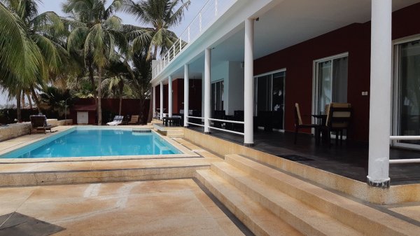 Vente Magnifique villa pieds dans l'eau 220 m² 23503 Saly Portudal