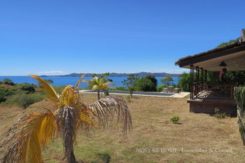 Vente Villa colline vue panoramique Ile Nosy Be Madagascar