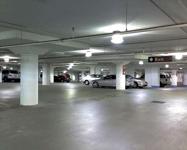 Garage / place de parking à louer à Marseille / Bouches du Rhône