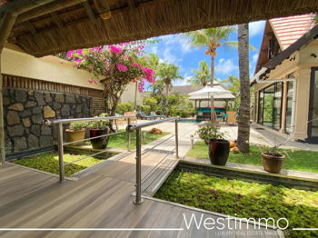 PEREYBERE - Magnifique Villa style Balinaise de 3 chambres en-suite avec piscine.