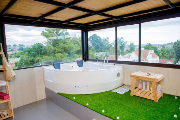 Jacuzzi