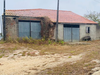 Entrepôt sur un terrain de 535m2 - 15 kms de Caldas da Rainha