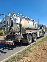 Camion hydro cureur