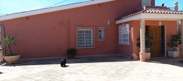 Villa moderne avec piscine