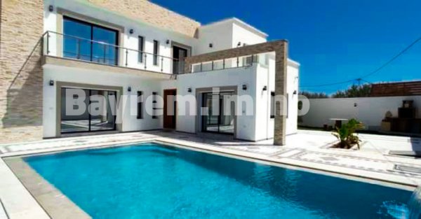 Location 1 villa luxe piscine située ARKOU Djerba Tunisie