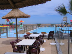 Resto sur piscine