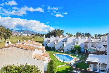 Vente BELLE MAISON JUMELÉE ENTIÈREMENT RÉNOVÉE VUE GOLF À MIJAS GOLF