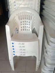 chaise plastique avec manche