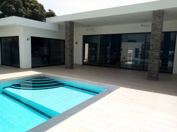 Vente Villa contemporaine ngaparou M'Bour Sénégal