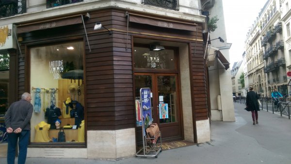 Fonds commerce Belle boutique d'angle Saint Germain Paris