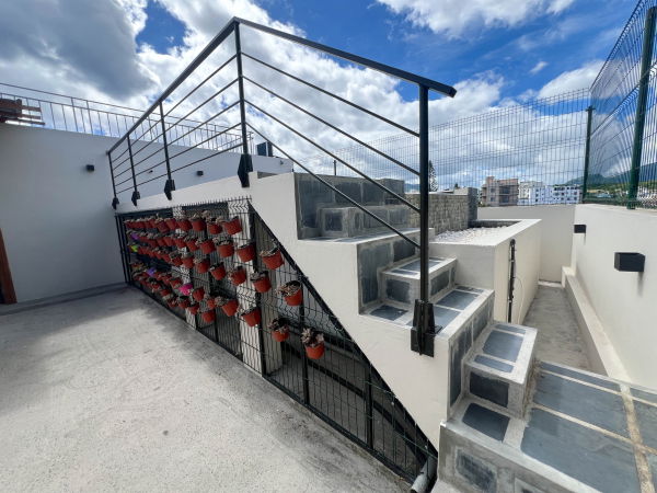 Accès sur la piscine