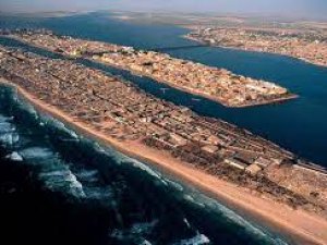 vente hotel entre fleuve mer ou ouverture capital Saint Louis Sénégal