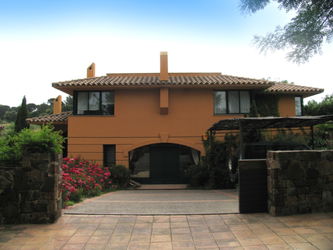 face de la maison