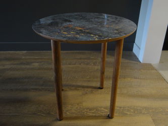 TABLE BASSE RESINE