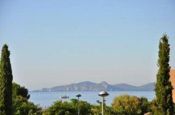 Location T2 BELLE VUE MER PORQUEROLLES Londe-les-Maures Var