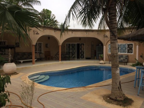 Vente Somone Jolie villa plain-pied piscine proche des commerces Sénégal
