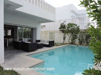 villa avec piscine S+5 à vendre à Yasmine Hammamet
