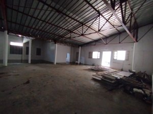 Location andraharo – local/entrepot 350m² route principale dans 1 residence securisee – ré Antananarivo