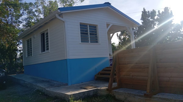 Bungalow blanc de Frégate en Location saisonnière.