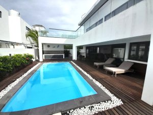 Annonce location Villa moderne spacieuse équipée piscine à Trou aux biches