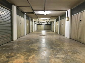 Garage en vente á Roses, avec 37m2 et fermé.