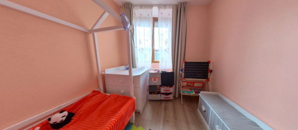 seconde chambre enfant/bureau