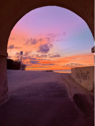 vue du port vauban le soir