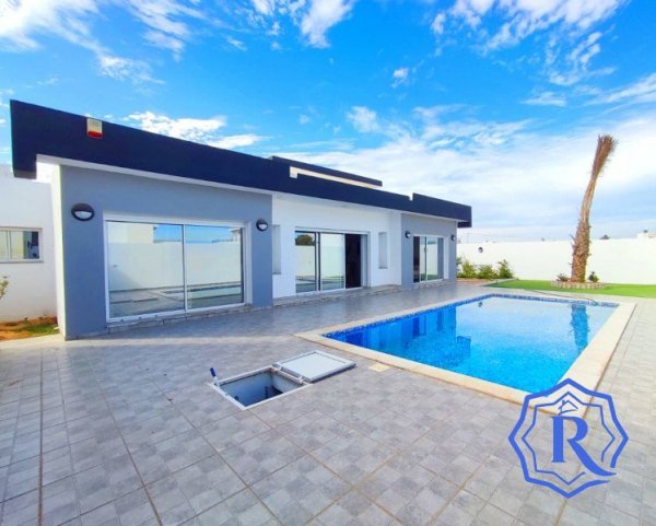 Vente Villa fantasme d'exception f4 piscine vendu meublé Djerba Tunisie