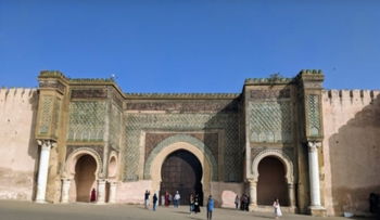 Fonds commerce Commerces place El Hedim Meknès dans emplacement touristique strat