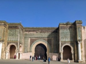 Fonds commerce commerces place el hedim meknès dans 1 emplacement touristique strat