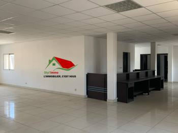 Location 🏢🥰À BUREAUX 2EME ÉTAGE AMBOHIMIANDRA -st-130🥰🏢