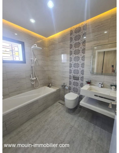 villa S+3 avec piscine proche de la polyclinique de hammamet