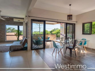Tamarin - Proche commerces , appartement 3/4 chambres de 186 m2