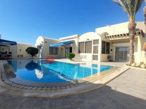 Vente Grande maison zone touristique Djerba Tunisie
