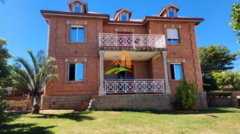 Annonce Vente Propriété 750m² 1 maison F4 1 maison F2 Andoharanofotsy Antananarivo