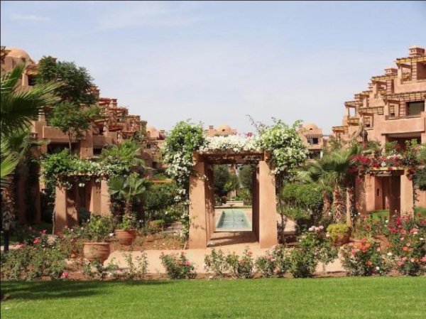 Location Appartement vide terrasse beau jardin Marrakech Maroc